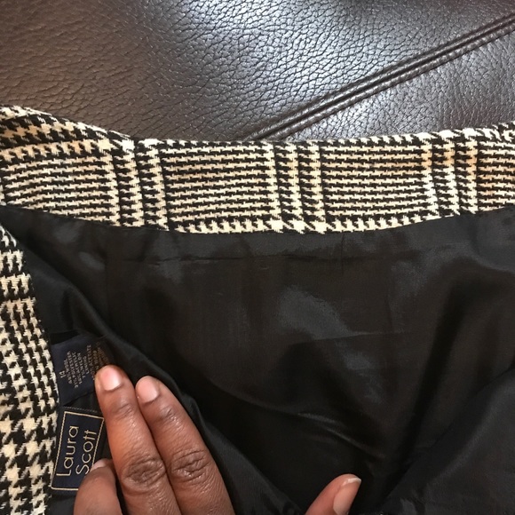 Black and white mini skirt - Picture 5 of 7
